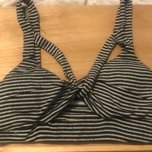 Black and white cropped tank top